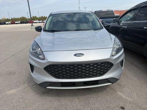 Ingot Silver Metallic 2020 Ford Escape SE