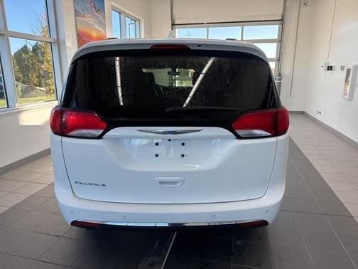 2018 Chrysler Pacifica Touring-L Plus