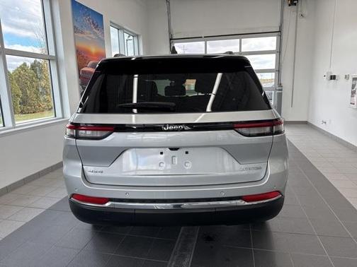 2023 Jeep Grand Cherokee Laredo