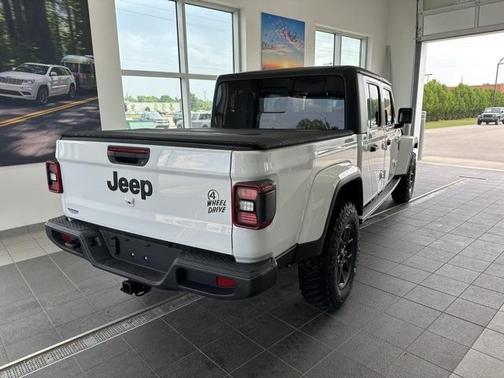 2024 Jeep Gladiator Sport