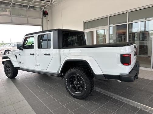 2024 Jeep Gladiator Sport