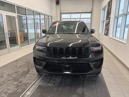 2024 Jeep Grand Cherokee Laredo