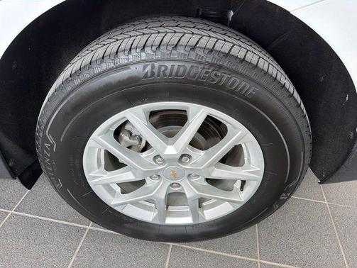 Summit White 2024 Chevrolet Equinox LT