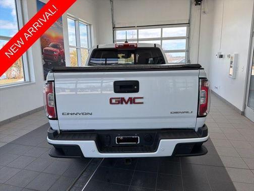 Summit White 2019 GMC Canyon Denali