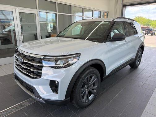 Space White Metallic 2026 Ford Explorer Active