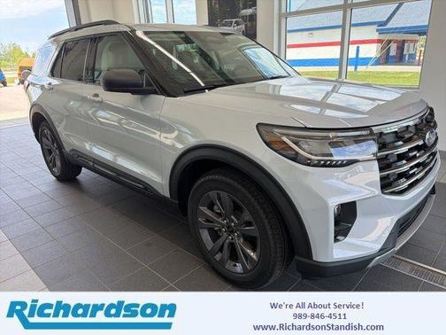 Space White Metallic 2026 Ford Explorer Active