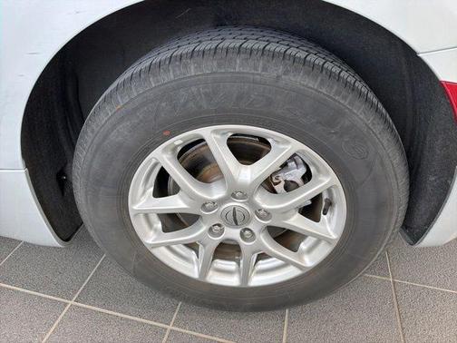 Silver Mist Clearcoat 2023 Chrysler Voyager LX
