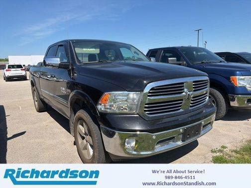 Brilliant Black Crystal Pearlcoat 2016 RAM 1500 Big Horn