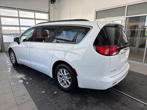 2020 Chrysler Voyager LXI