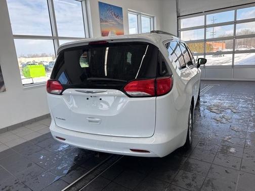 2020 Chrysler Voyager LXI