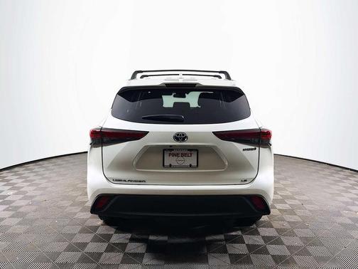 2021 Toyota Highlander Hybrid LE