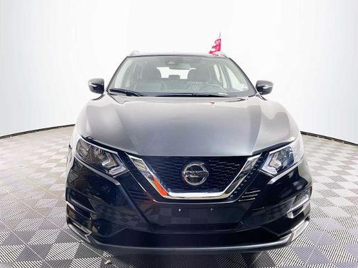 2022 Nissan Rogue Sport SV
