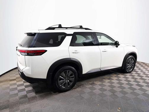 2024 Nissan Pathfinder SV 4WD