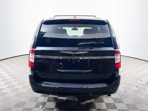 2015 Chrysler Town & Country Touring