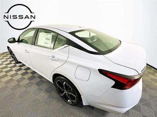 Gray Sky Pearl 2025 Nissan Altima SR AWD