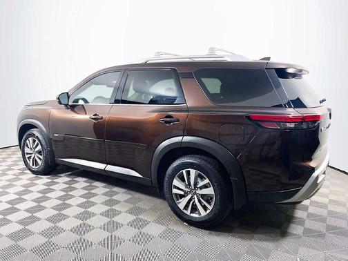 2022 Nissan Pathfinder SL 4WD