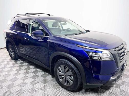 2023 Nissan Pathfinder SV