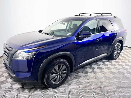 2023 Nissan Pathfinder SV