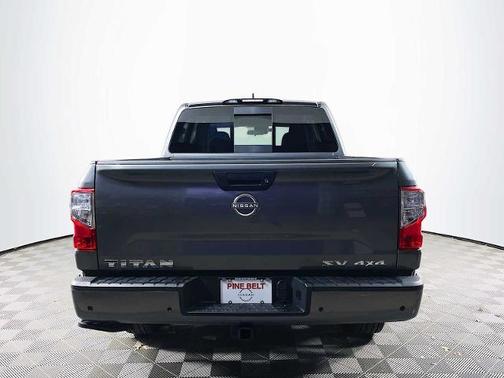 2024 Nissan Titan SV