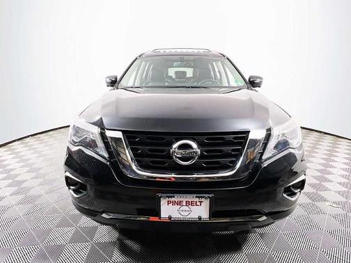 2018 Nissan Pathfinder SL