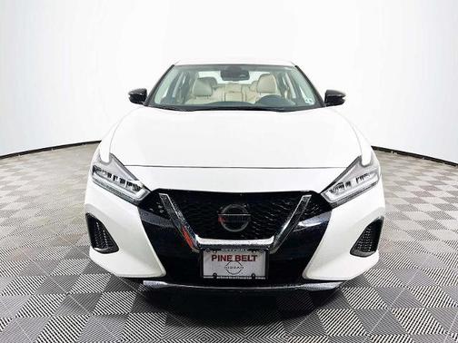 2021 Nissan Maxima SV