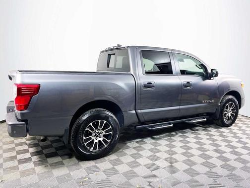 2024 Nissan Titan SV