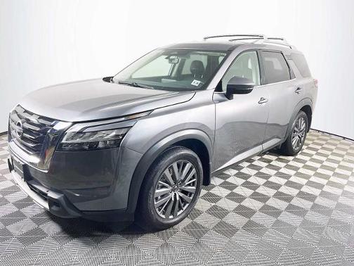 2024 Nissan Pathfinder SL
