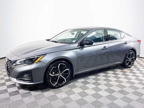 2023 Nissan Altima SR FWD