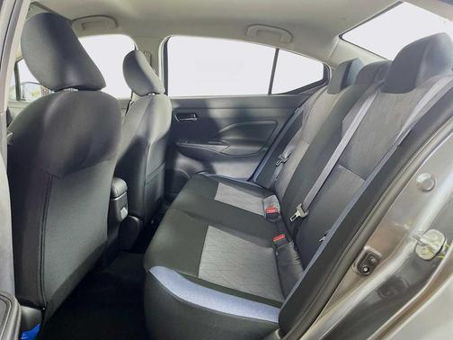 Gun Metallic 2025 Nissan Versa 1.6 SV