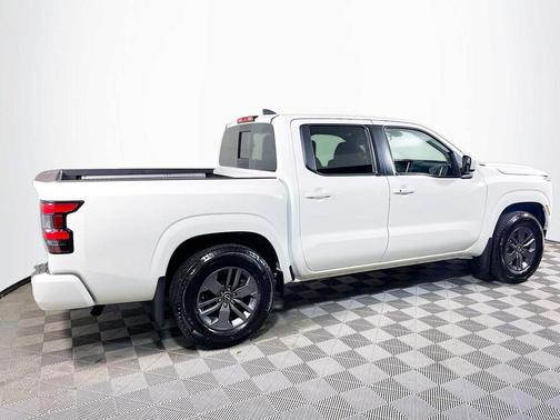 2025 Nissan Frontier SV