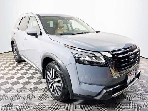 2022 Nissan Pathfinder Platinum