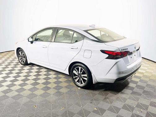 2023 Nissan Versa 1.6 SV