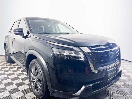 2022 Nissan Pathfinder S