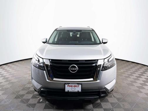 2024 Nissan Pathfinder SV 4WD