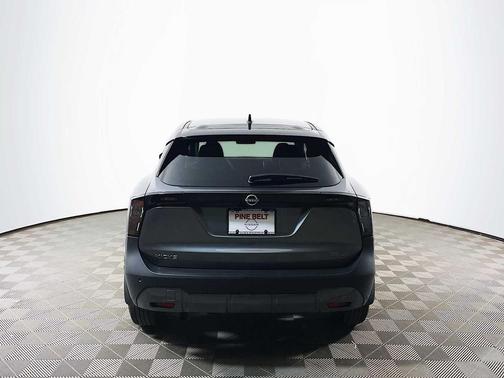 Gun Metallic/Super Black 2025 Nissan Kicks SV