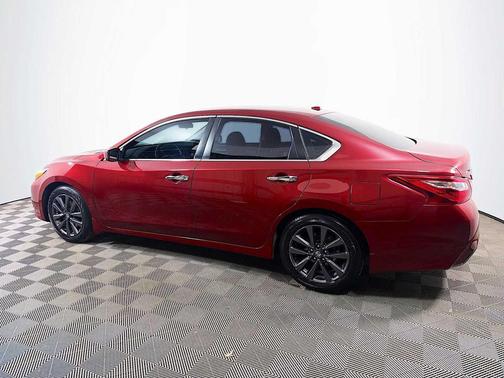 Cayenne Red 2017 Nissan Altima 2.5 SV