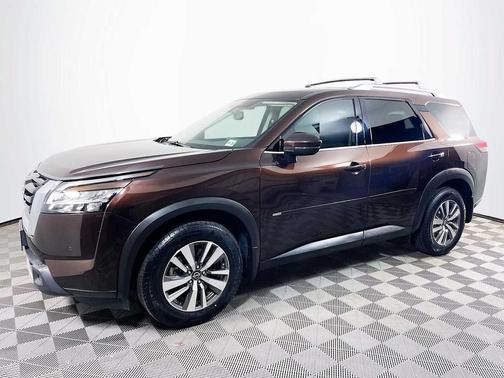 Mocha Almond Pearl 2022 Nissan Pathfinder SL 4WD