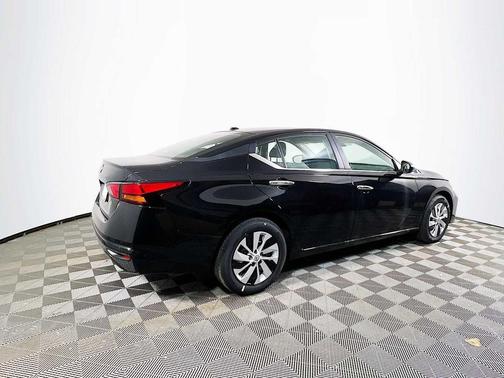Super Black 2025 Nissan Altima S FWD