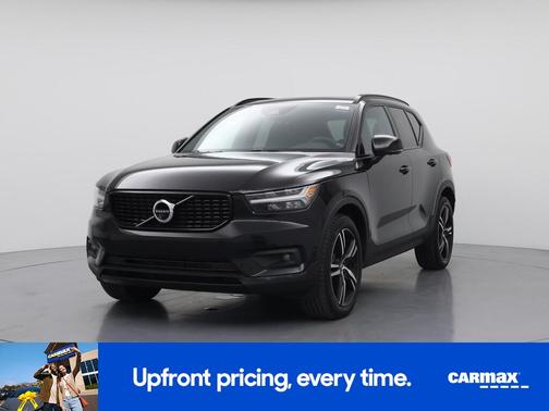 2022 Volvo XC40 T5 R-Design