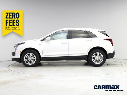 White 2025 Cadillac XT5 Luxury