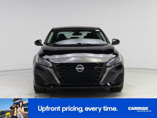 Black 2024 Nissan Altima SR