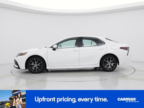 White 2024 Toyota Camry SE