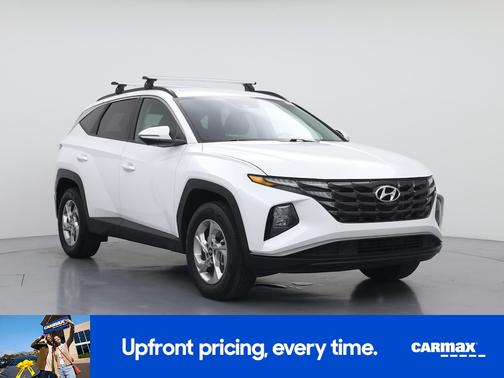 White 2023 Hyundai TUCSON SEL
