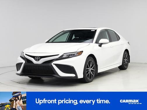 White 2024 Toyota Camry SE
