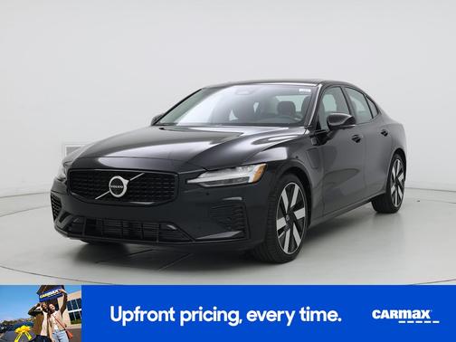 2024 Volvo S60 Recharge Plug-In Hybrid T8 Plus Dark Theme