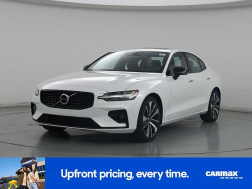 2022 Volvo S60 B5 Momentum