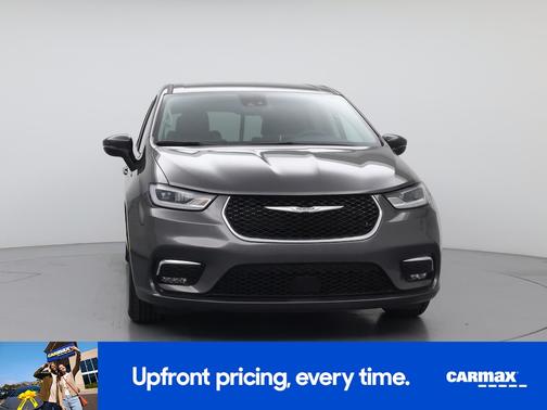 Gray 2023 Chrysler Pacifica Touring L