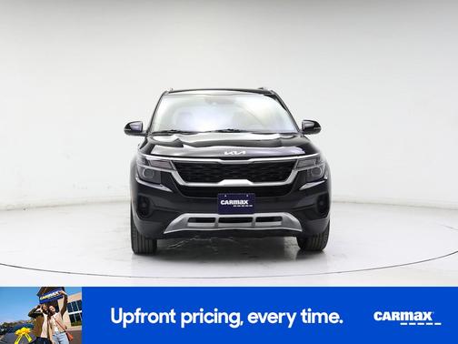 Black 2023 Kia Seltos S