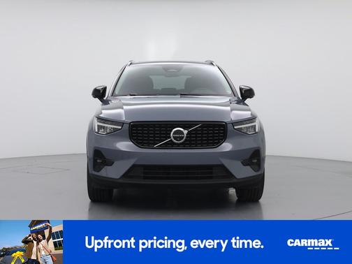 2023 Volvo XC40 B4 Ultimate Dark Theme