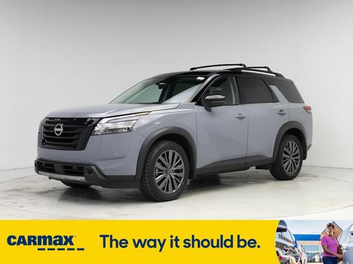 2024 Nissan Pathfinder SL